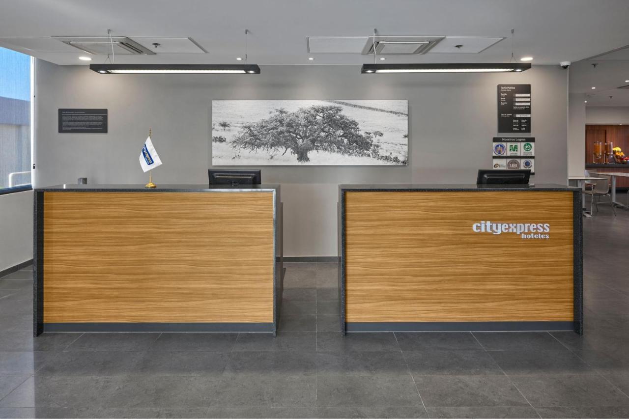 City Express By Marriott Toluca Exteriör bild